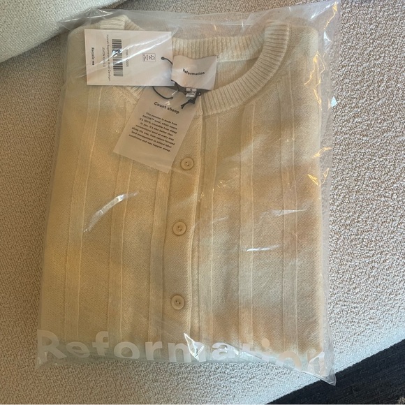NWT Reformation Hannah Crew Cardigan in Lemon Icing - Picture 11 of 11